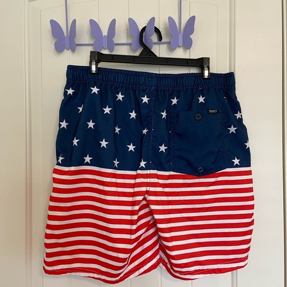 EUC | Trinity Collective men’s American flag swim trunks — medium - Picture 4 of 6